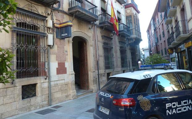 La Policía Nacional detiene en Baza al individuo que atracó en dos comercios con un cuchillo