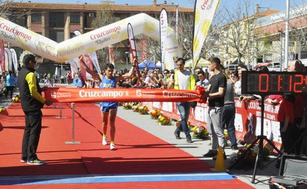 Manuel Santiago y Janine Lima ganan la 43 Media Maratón 'Ciudad de Baza'