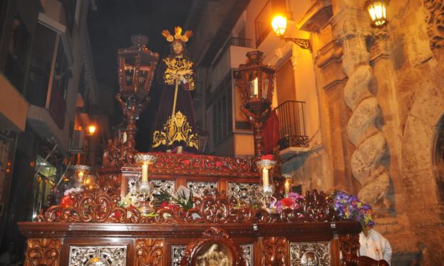 Jesús del Rescate procesiona en el 70 aniversario de su llegaba a Baza