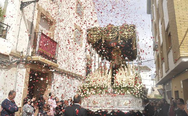 La Cofradía de Santiago realiza una excelente estación de penitencia