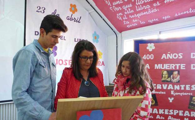 Baza celebra el Día del Libro para animar a la lectura