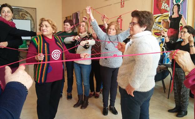 Mujeres de la comarca de Huéscar representan 'Como la vida misma'