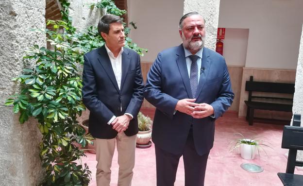 El alcalde de Baza y el delegado del gobierno estudian las necesidades de Baza