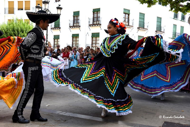 4.000 personas en la 34 edición del Festival Internacional de Folclore de Baza