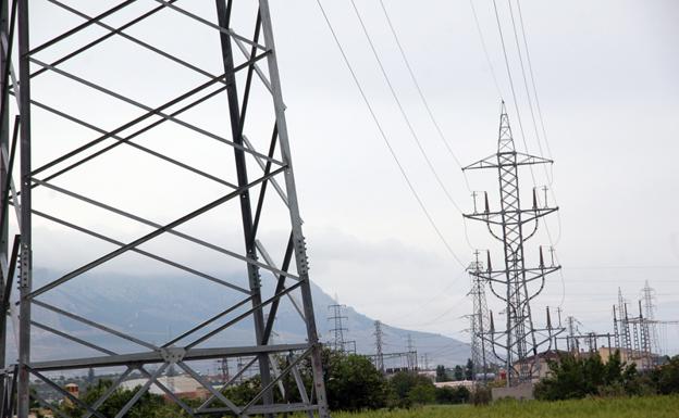 Citados los propietarios de terrenos afectados por la construcción de la línea de 400kv