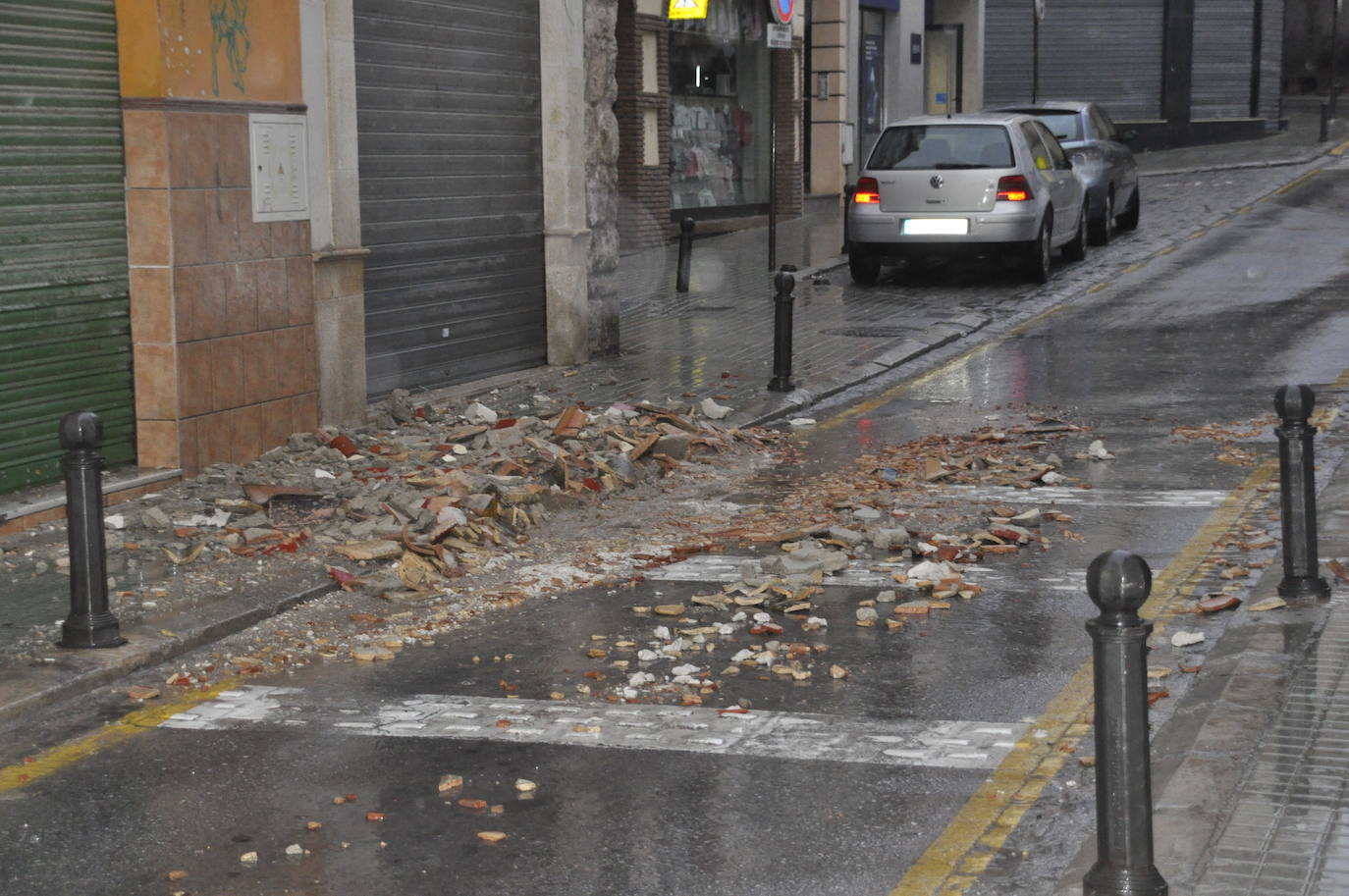 Baza acumula 44 litros de agua durante la madrugada