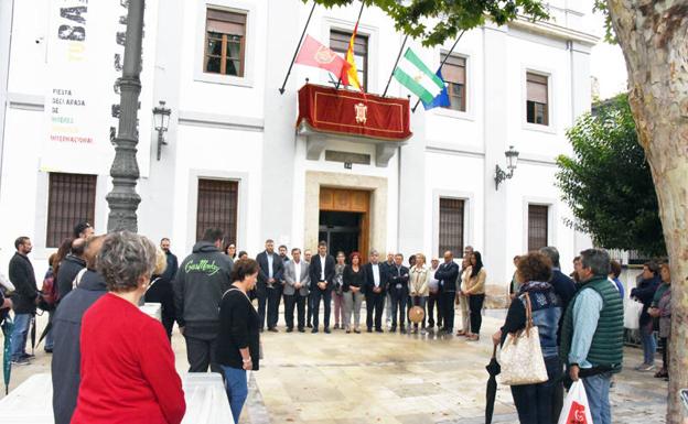 Baza celebra un minuto de silencio por el fallecimiento de Francisco Campoy