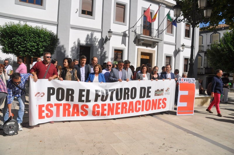 Baza se echa a la calle para apoyar el movimiento ciudadano España Vaciada