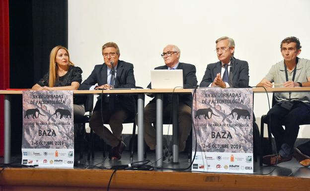 Baza acoge el Congreso Nacional de Paleontología