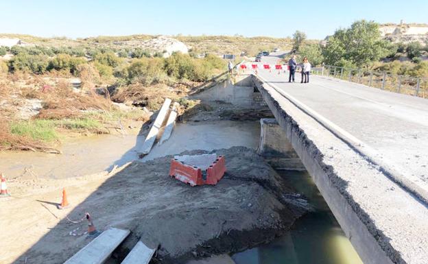 El Ejército instalará «de inmediato» un puente sobre el río de Baza