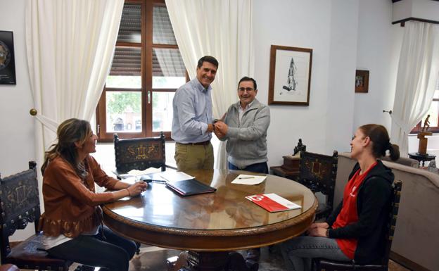 El ayuntamiento aporta 5.000 euros para Cáritas Baza