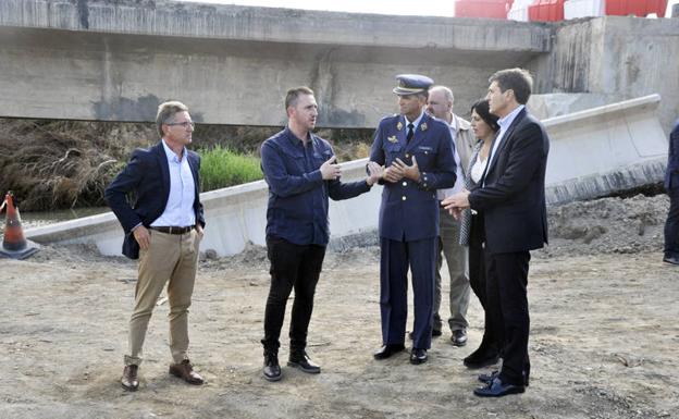 Los alcaldes de la comarca de Baza se reúnen hoy con el Delegado de Fomento