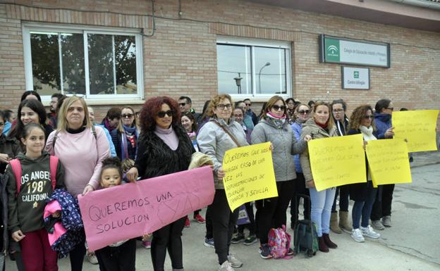 El cocinero del colegio Mures de Cúllar se da de baja y Educación lo sustituirá de inmediato
