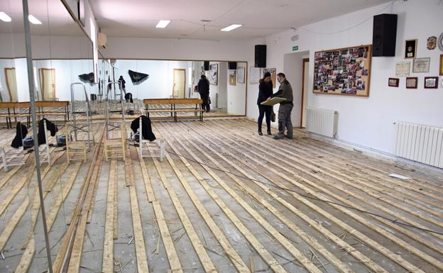 Comienza la reparación de los daños que provocó la lluvia en de la Casa de la Cultura