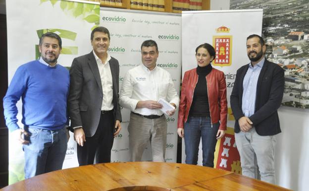 Ecovidrio, Diputación y el Ayuntamiento de Baza impulsan el reciclaje de vidrio con el «Reto Mapamundi»