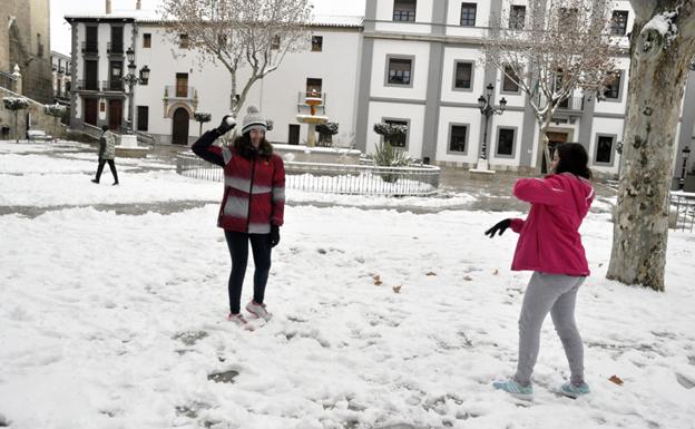La Aemet anuncia las primeras nevadas del año en las comarcas de Baza y de Huéscar