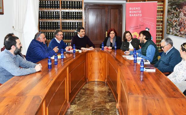 Baza pide que la reconexión ferroviaria sea una prioridad para la Junta y el Gobierno Central