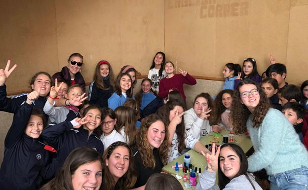 Feria solidaria en el Colegio de 'La Presentación' de Baza