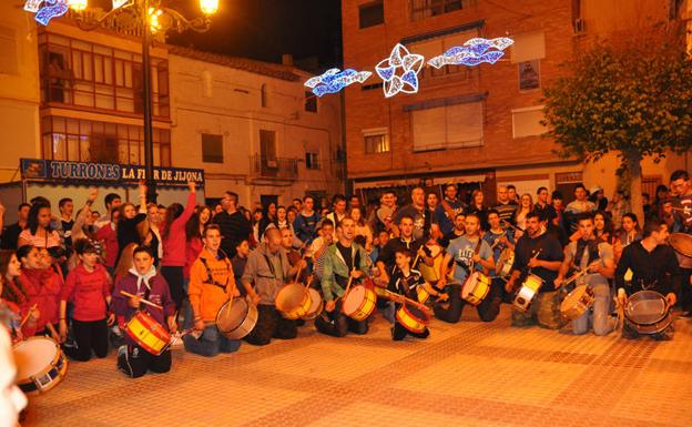 Organizan una tamborrada en Zújar 'Yo me quedo en casa'