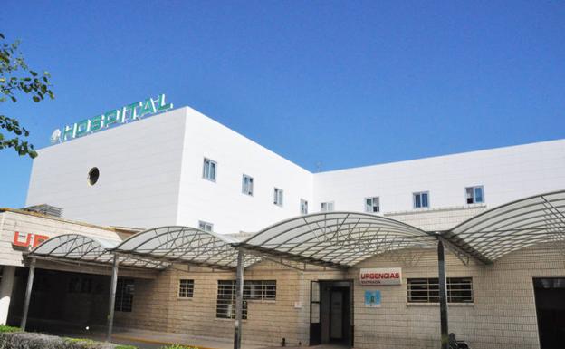 Una mujer de 70 años ingresada en la UVI del Hospital de Baza por coronavirus