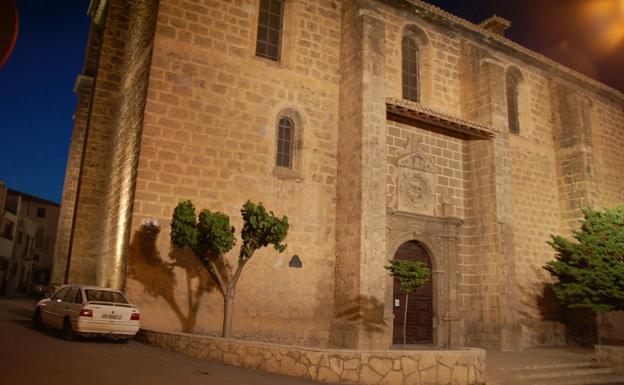 La Guardia Civil prohíbe un viacrucis que iba a celebrar en solitario el cura de Puebla de Don Fadrique