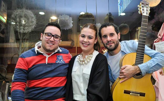 34 artistas y grupos musicales se unen para ofrecer 9 horas de música ininterrumpida en el Baza Sofa Festival