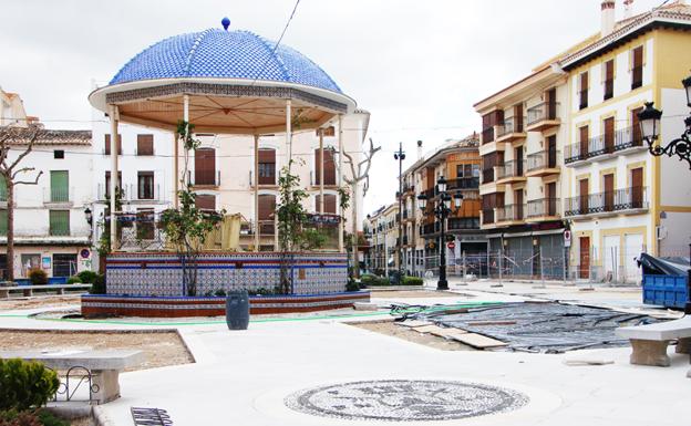 El ayuntamiento de Huéscar reinicia las obras de mejora de la Plaza Mayor