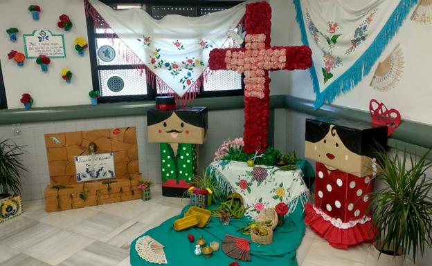 147 personas participan en el concurso de Cruces de Mayo en Casa