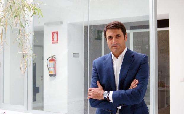 El alcalde de Baza pide que la tarjeta monedero de la Junta la gestione los servicios sociales públicos