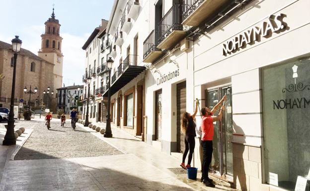 El Ayuntamiento prepara 350 kits de reapertura en apoyo a los comercios
