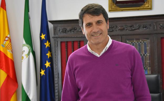 El alcalde de Baza pide a la Junta de Andalucía más recursos para atender a los vecinos con necesidades