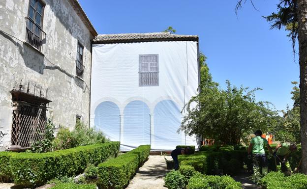 Realizan trabajos de mantenimiento y conservación en el Palacio de los Enríquez