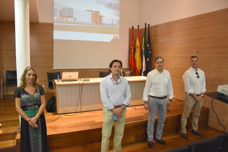 La nueva residencia supone una inversión de 3,4 millones y unida a la actual tendrá 180 plazas