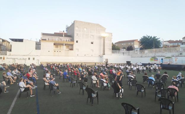 Los mejores pasodobles en el campo de fútbol de la Alameda