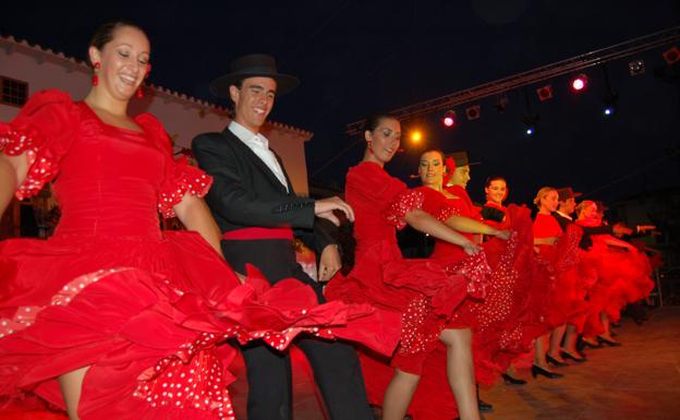 35 años de abrazos del Grupo Municipal de Coros y Danzas de Baza