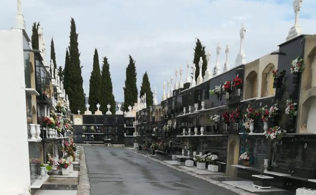 El Ayuntamiento inicia la mejora de uno de los patios del cementerio municipal