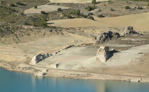 El Ayuntamiento de Huéscar pide a CHG que elimine las fugas de agua del embalse de San clemente