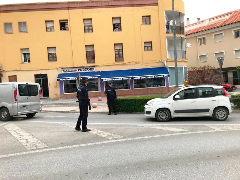 Policías locales y nacionales de Baza exigirán a los ciudadanos que justifiquen sus movimientos