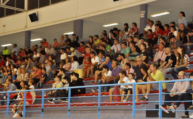 Recital ofensivo del Multiópticas Baza ante el Roquetas 99-68