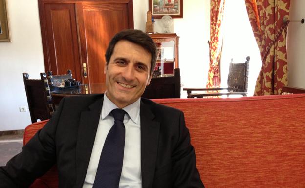 El alcalde de Baza vuelve a enviar otra carta a Juanma Moreno pidiendo la apertura de comercios y restauración