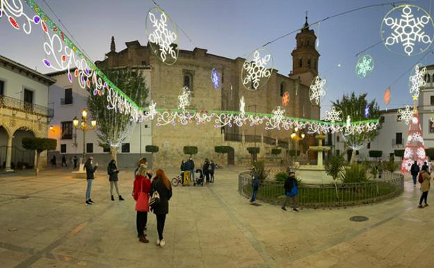 Baza ya luce su alumbrado navideño