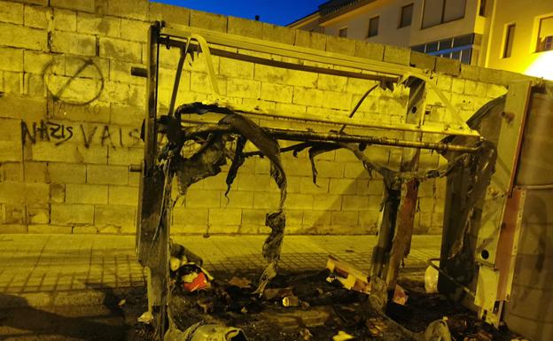 5 contenedores de basura quemados en la tarde noche del sábado en Baza