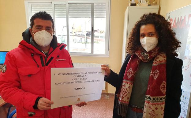 El Ayuntamiento de Cúllar reparte 3.000 euros entre los centros educativos