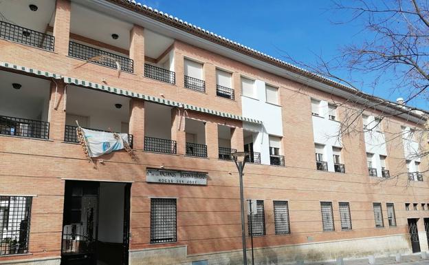El Área Sanitaria aplaza la vacunación de las doce ancianas positivas en la residencia San Jose de Baza