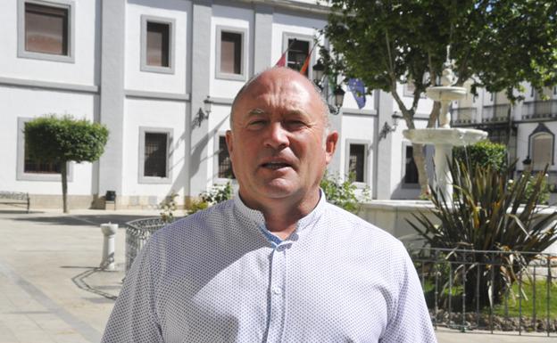 La corporación municipal de Baza rechaza las manifestaciones del concejal de Vox sobre las mujeres