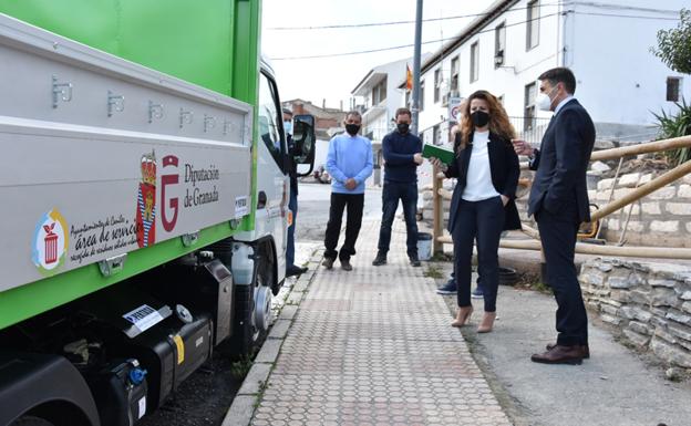 Diputación cofinancia la adquisición de un vehículo para la recogida de residuos en Caniles