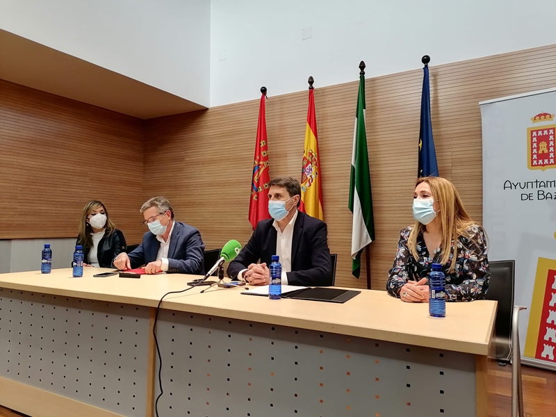 Pedro Fernández renuncia a la alcaldía de Baza y como diputado provincial