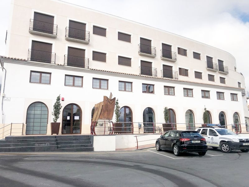 El Ayuntamiento de La Puebla pone en marcha la construcción de un proyecto Cowhousing