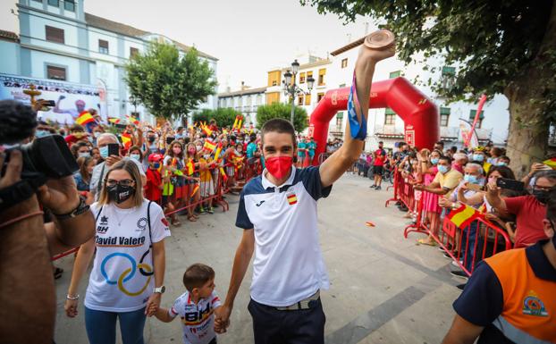Baza se rinde a David Valero, su héroe de los Juegos Olímpicos de Tokio 2020