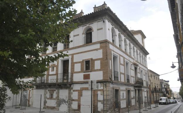 Baza pide a la Junta que agilice los trámites para rehabilitar el Palacio de los Marqueses de Cadimo